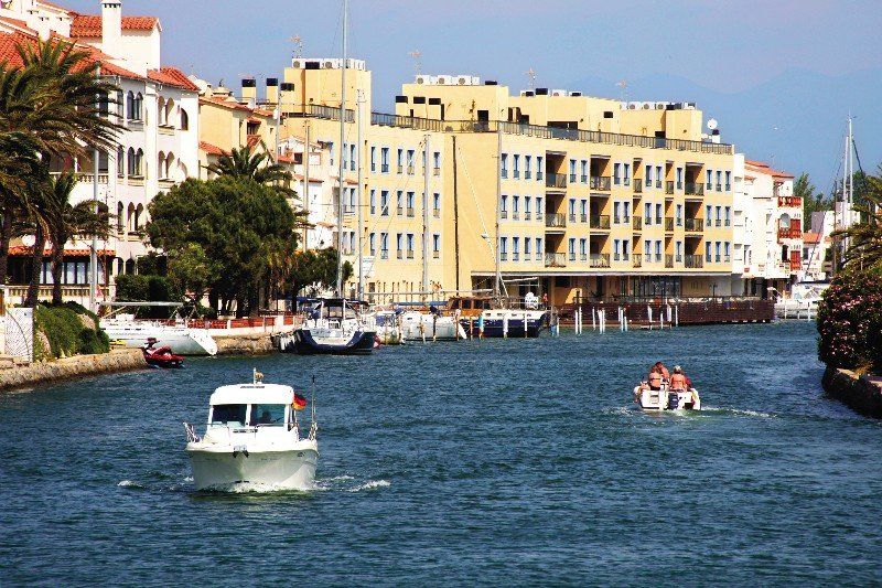 Pierre & Vacances Empuriabrava Exteriör bild